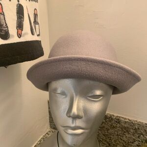 Gray wool women’s hat with versatile brim normal wear